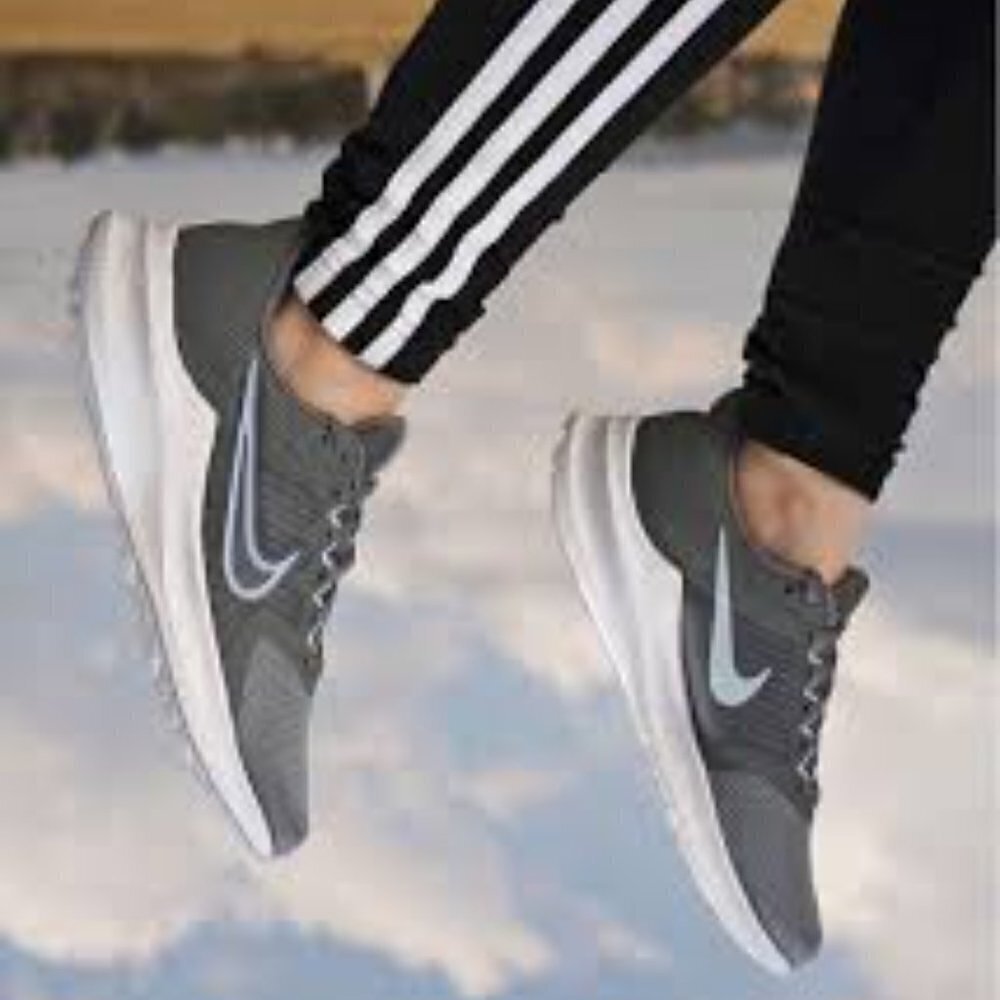 Nike Women  Shoes Size 5.5Y
